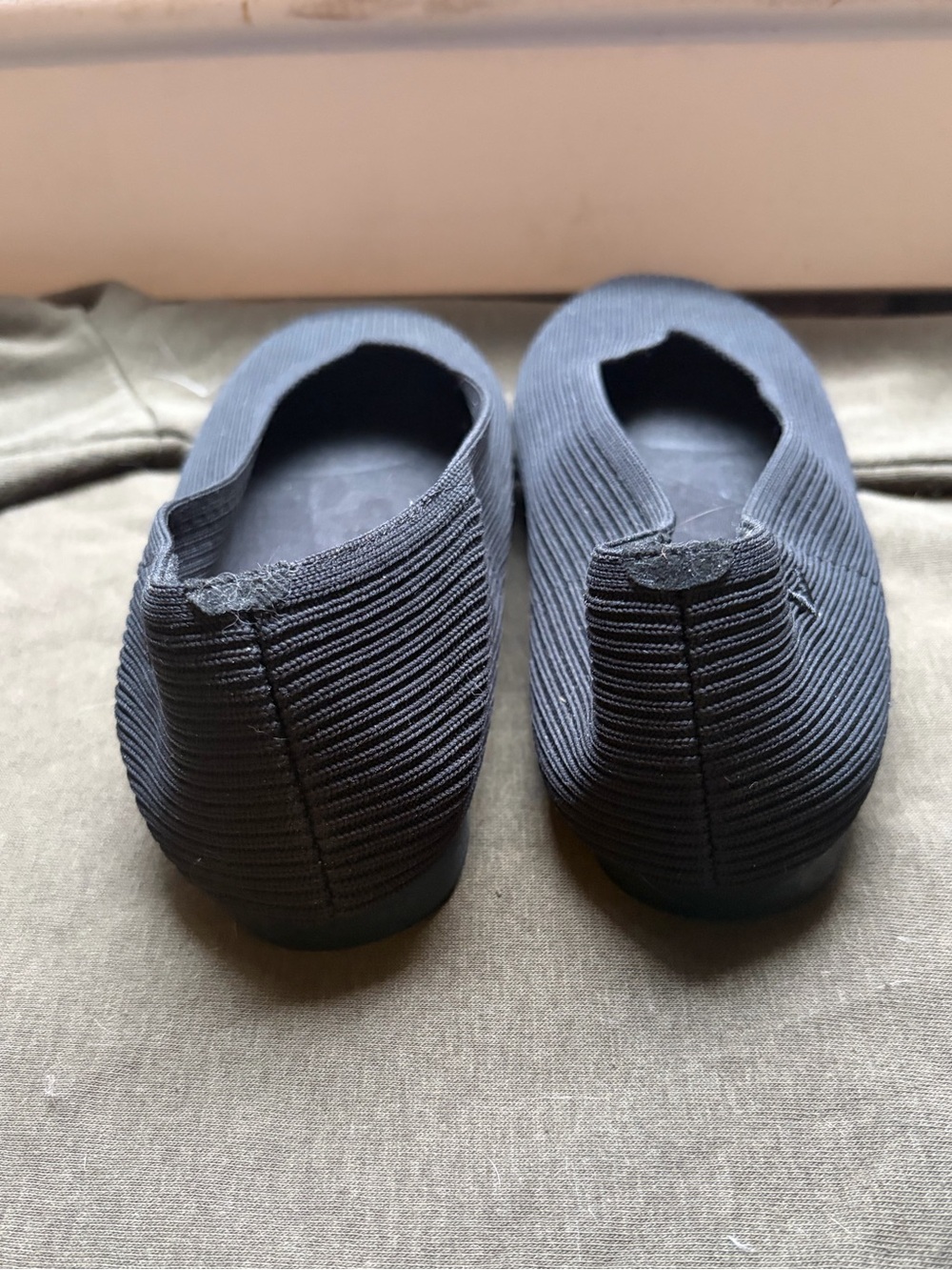 VIVAIA Margot 2.0 Square-Toe V-Cut Flats - Picture 6 of 9